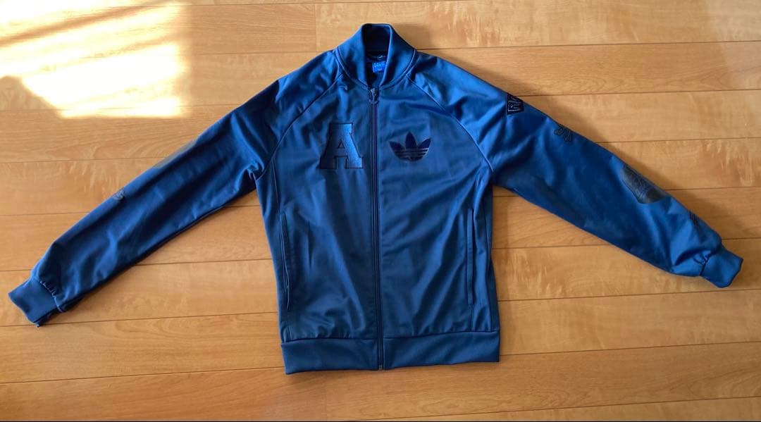 adidasアディダスレディーススポーツ、スタジャン、ジャンパー