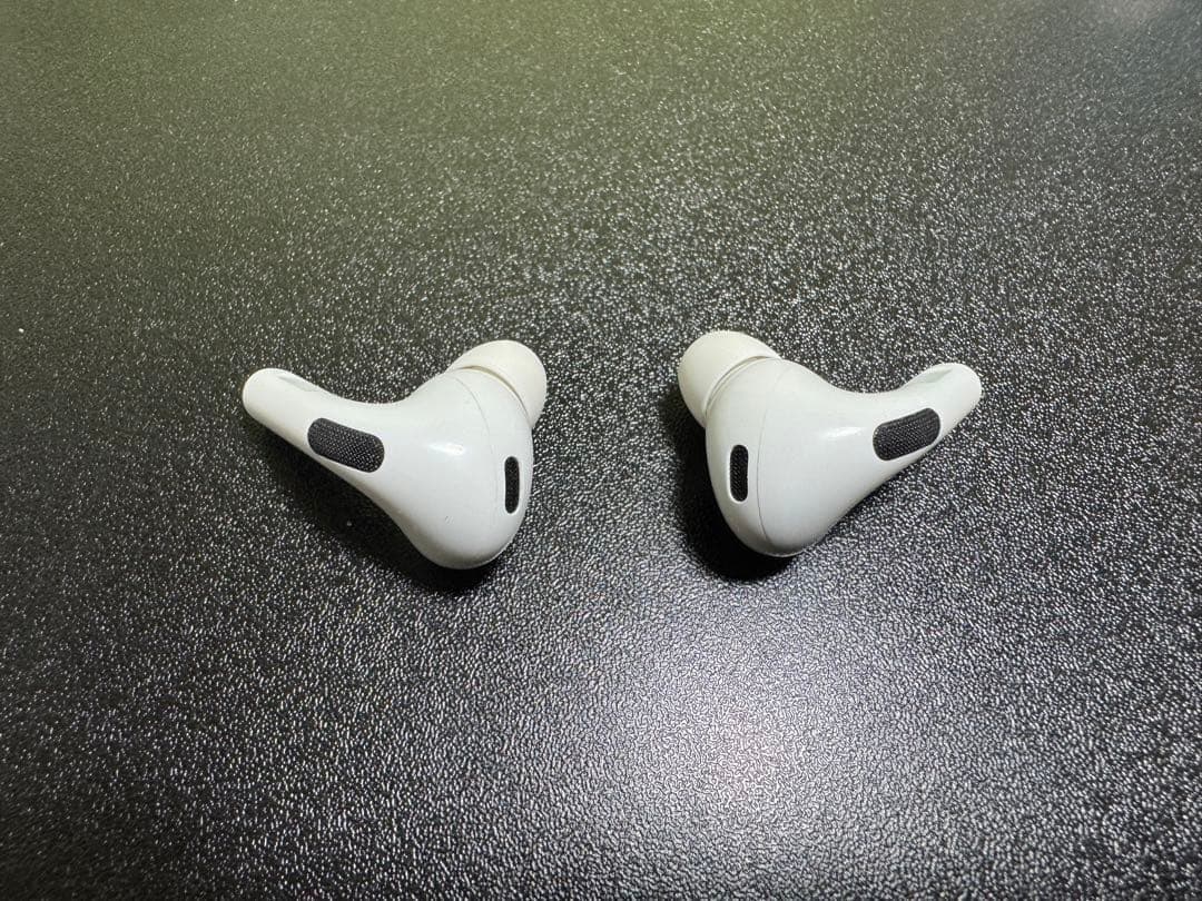 メ*め様 AirPods Pro 2 USB-C 本体 充電ケース 付属品完備