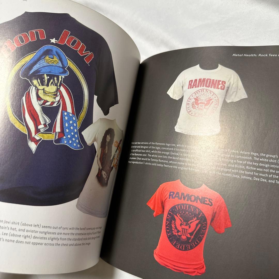 希少　洋書　70〜90'sロック Tシャツ写真集 本 服 エアロスミス