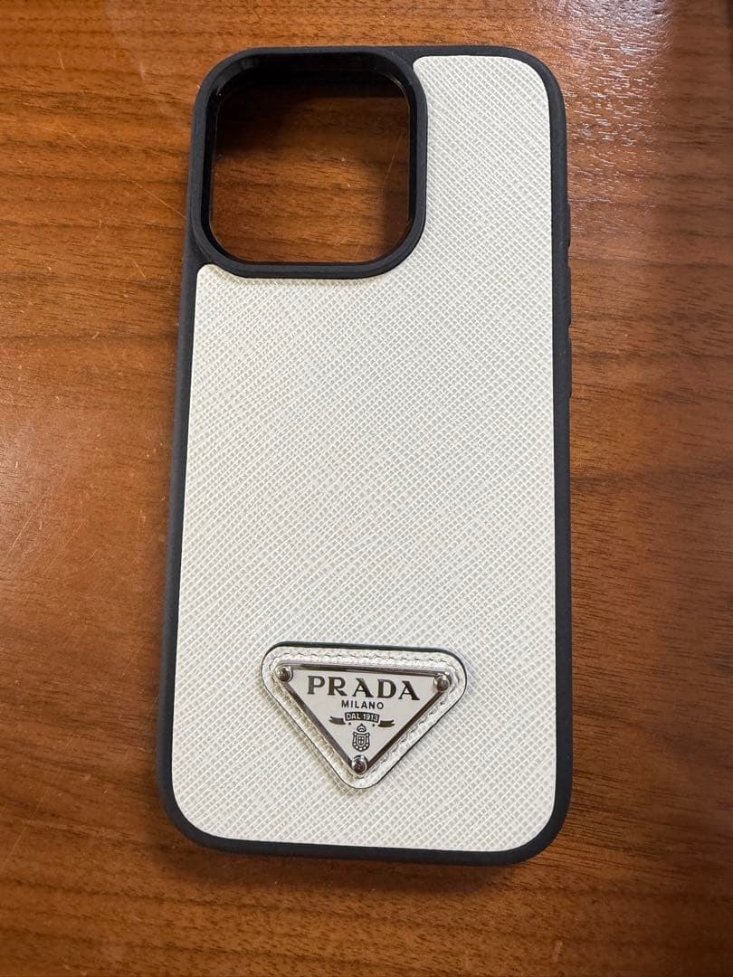 PRADA iPhone16pro ホワイト プラダ