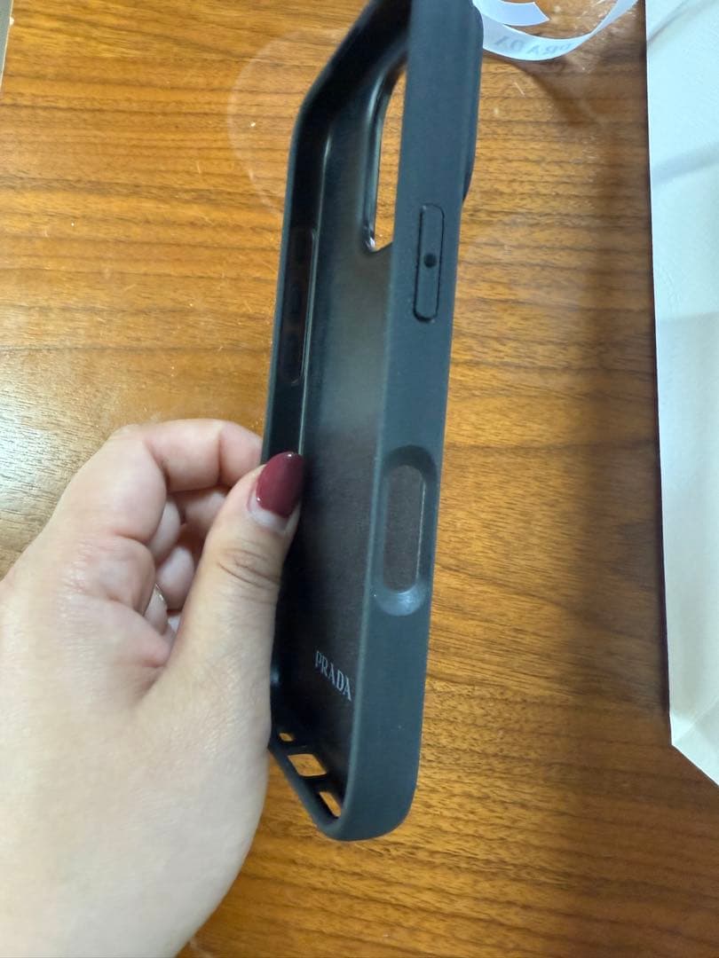 PRADA iPhone16pro ホワイト プラダ