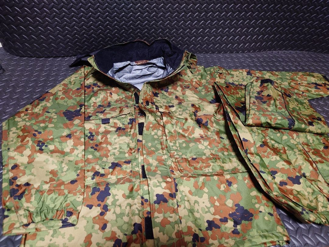 【未使用品】FÜRST GORE-TEX自衛隊迷彩 レインウェア Lサイズ