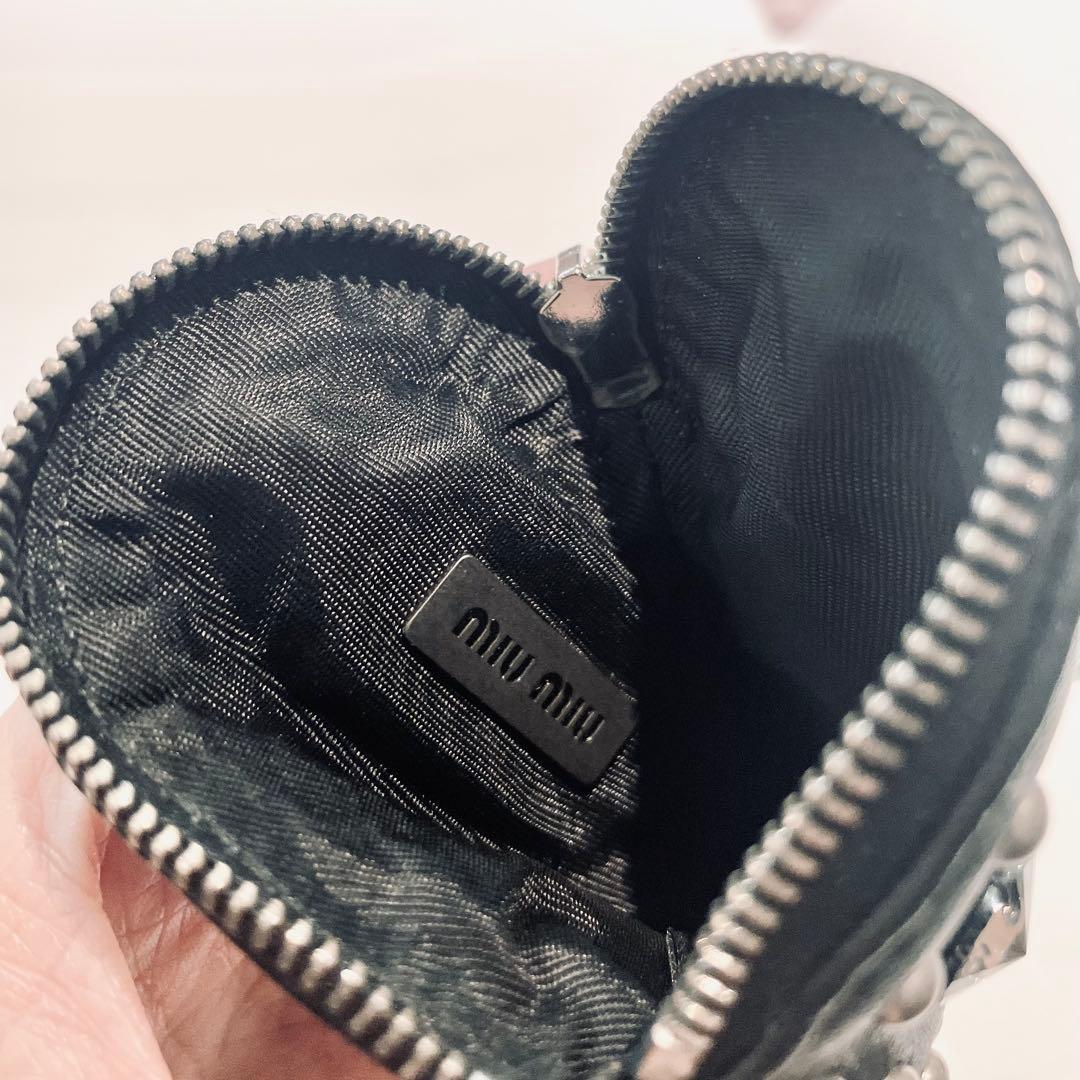 ももももももかMIU MIU ハート型 レザー クリスタル チャーム