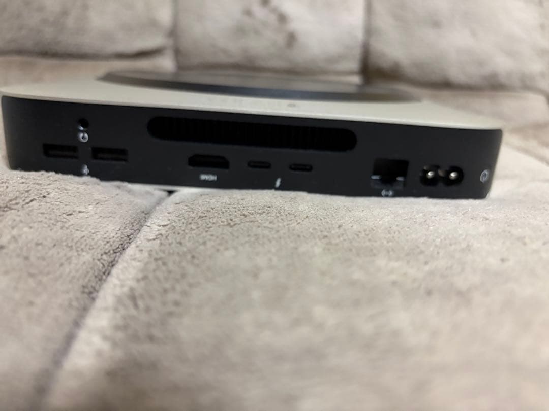 Apple Mac mini M2チップ搭載（8GBメモリ・256GB SSD）
