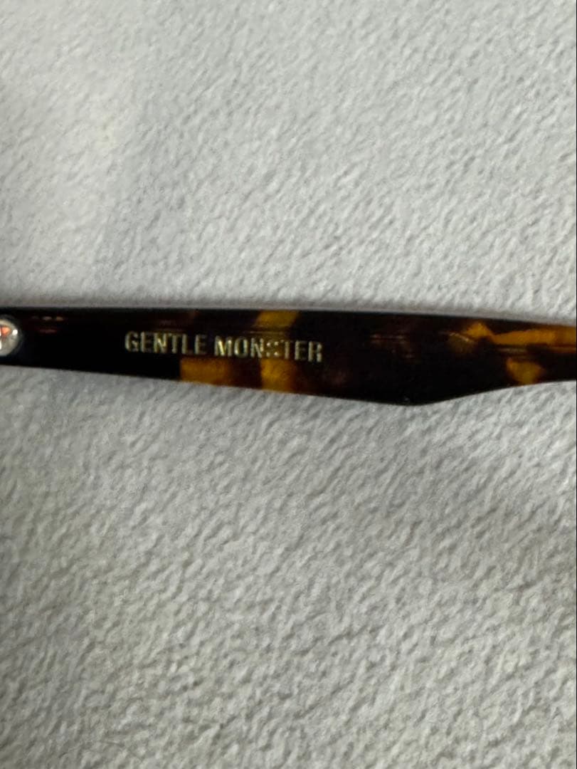 【GENTLE MONSTER】ヌメル T1 サングラス / ブラック フレーム