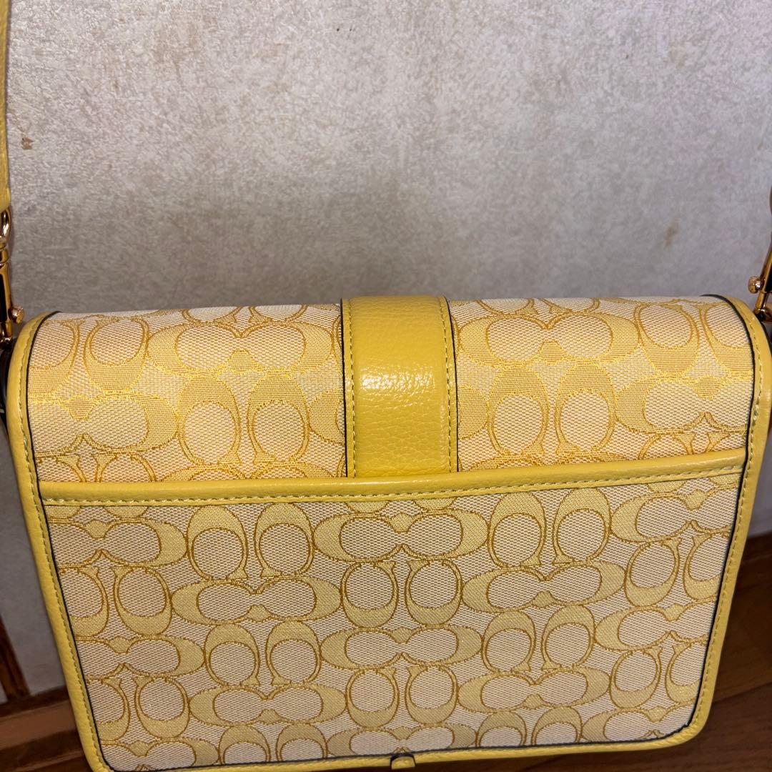 未使用品　COACH イエロー ショルダーバッグ
