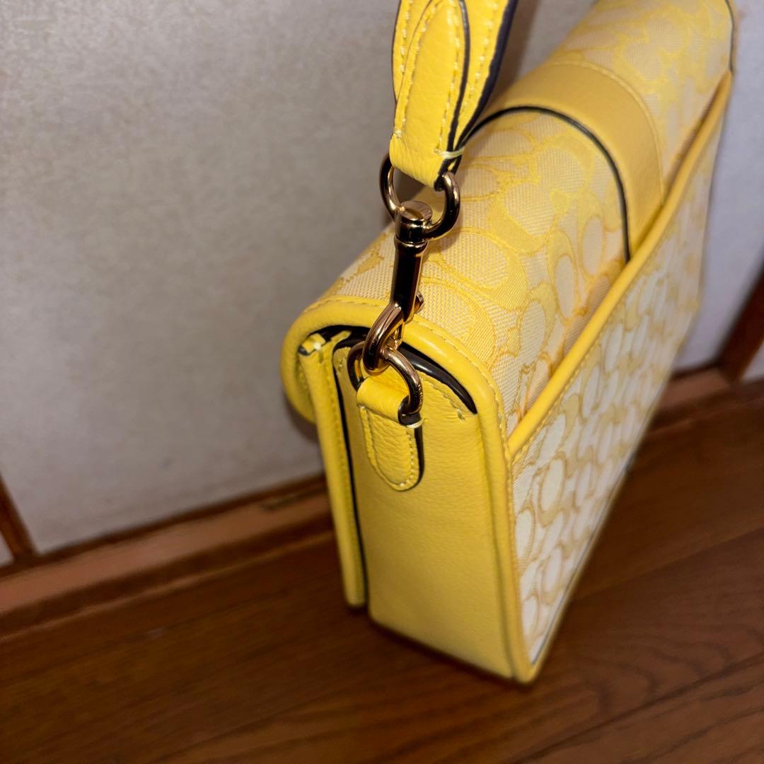 未使用品　COACH イエロー ショルダーバッグ