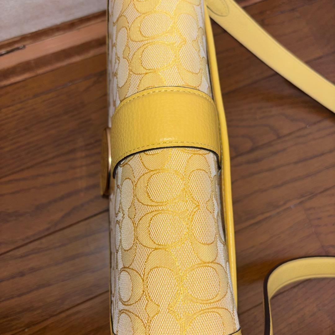未使用品　COACH イエロー ショルダーバッグ
