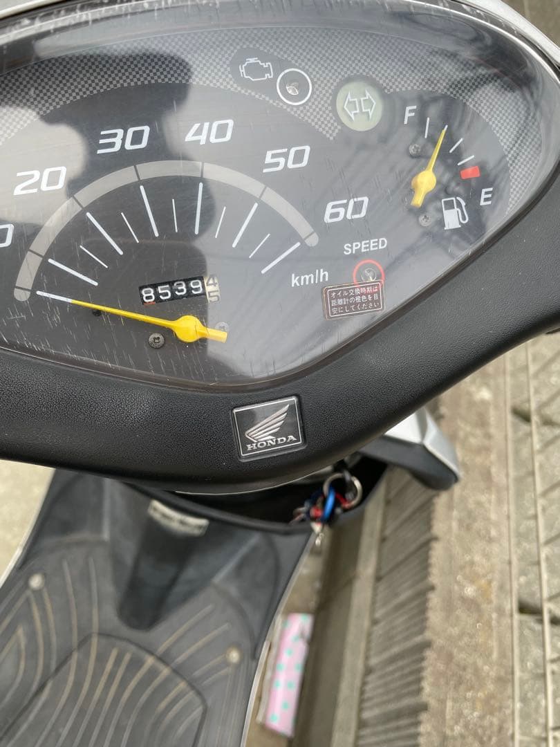 シルバーのHONDA製スクーター8599km