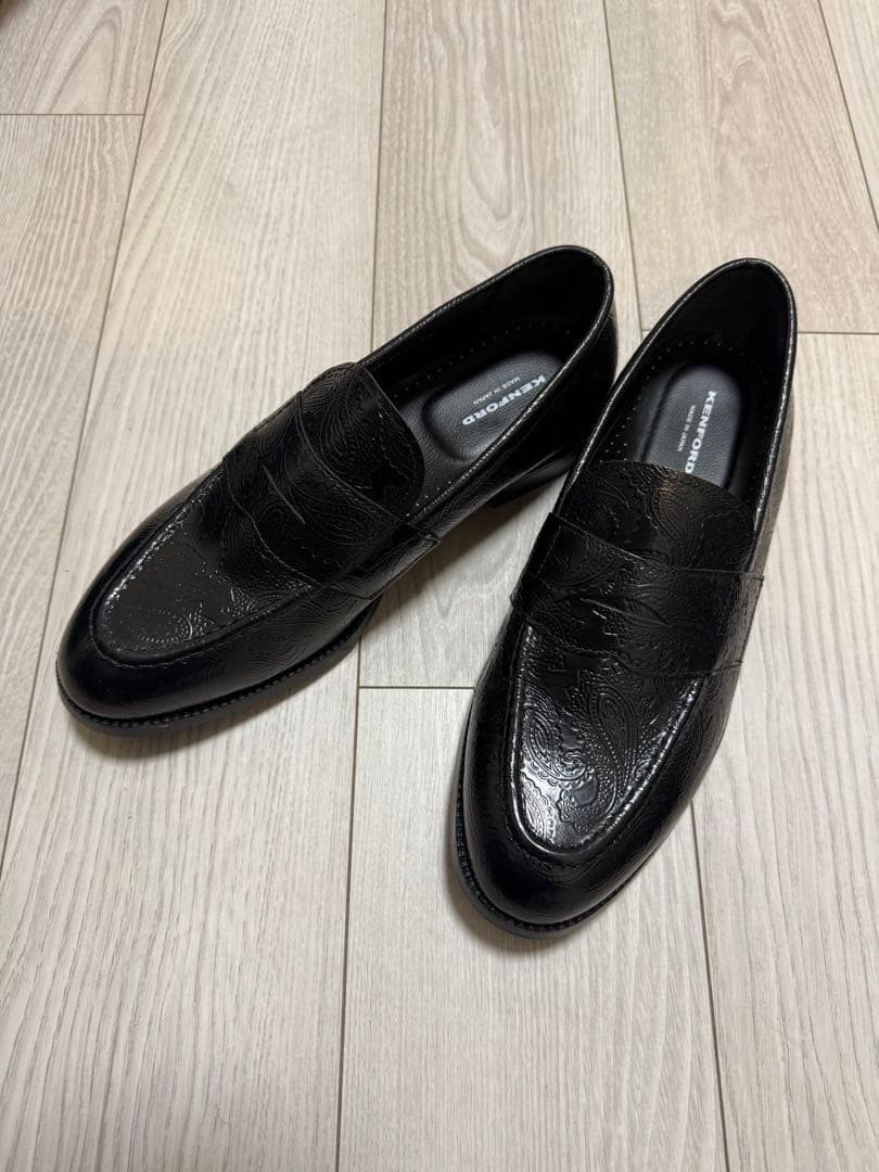 KENFORD EMBOSSED LOAFERS / ブラックペイズリー