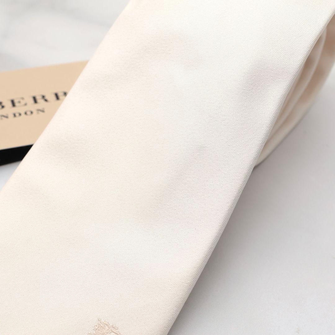 少し難あり 未使用 バーバリー BURBERRY ホワイト シルクネクタイ