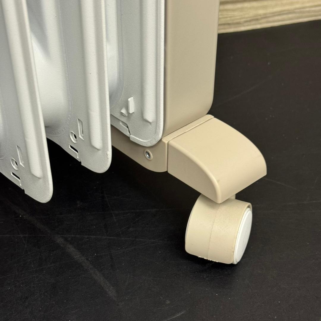 ☆デロンギオイルヒーター ヴェルティカルド RHJ21F0812-WH