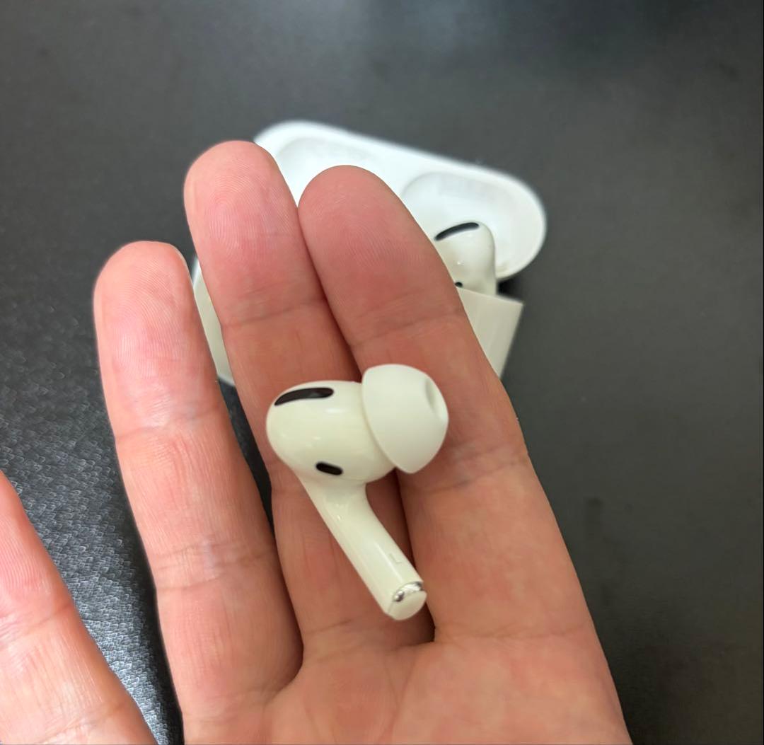 【美品】AirPods Pro (A2084) 本体 充電ケース付き