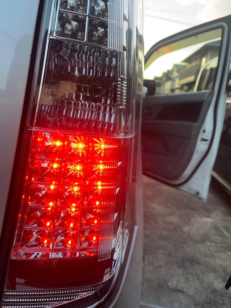 テールランプ クリア/レッド 左右2個セット。