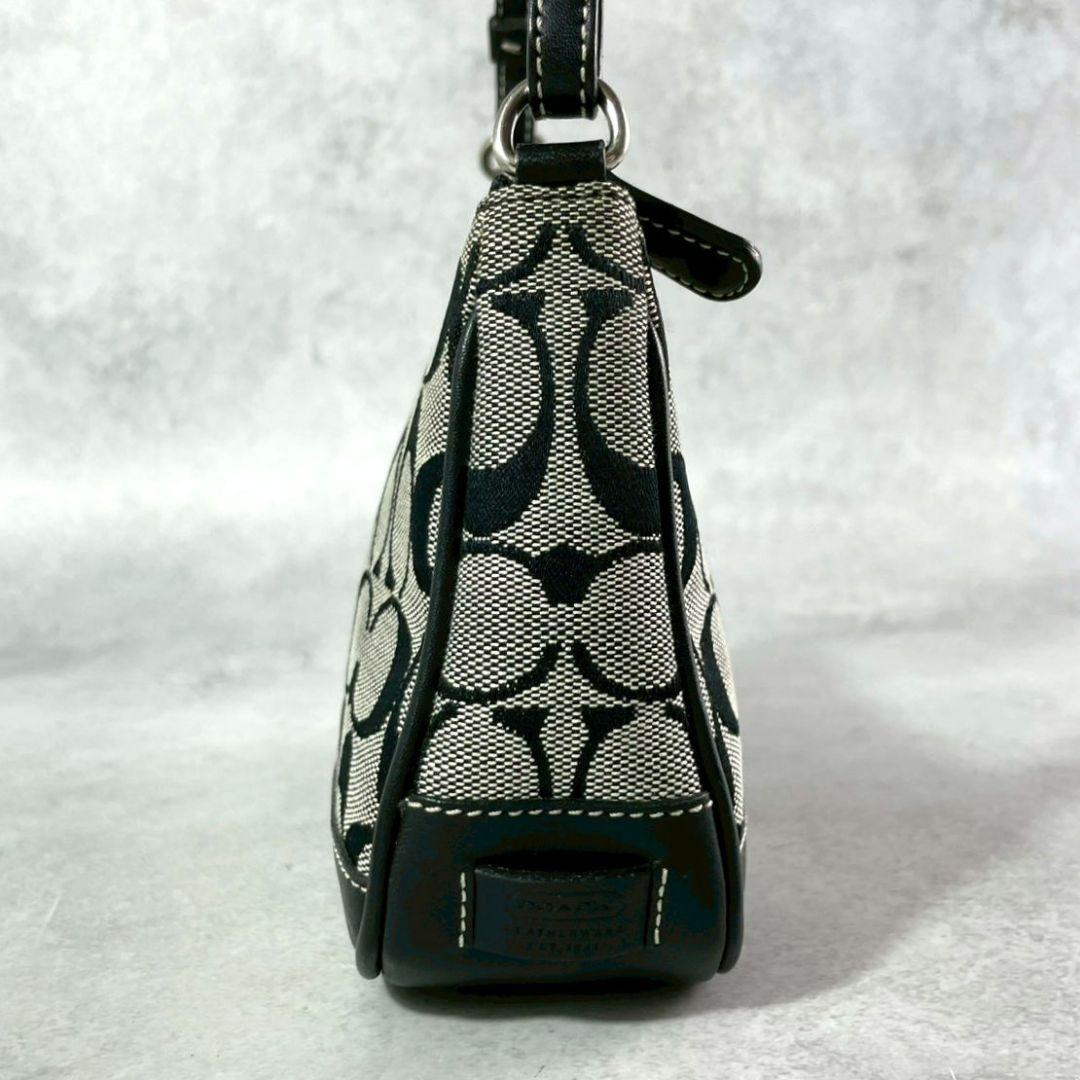 バッグ Coach accessory pouch vintage signature