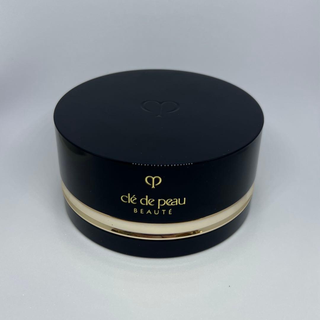 clé de peau クレドポーボーテ フェイスパウダー ライト
