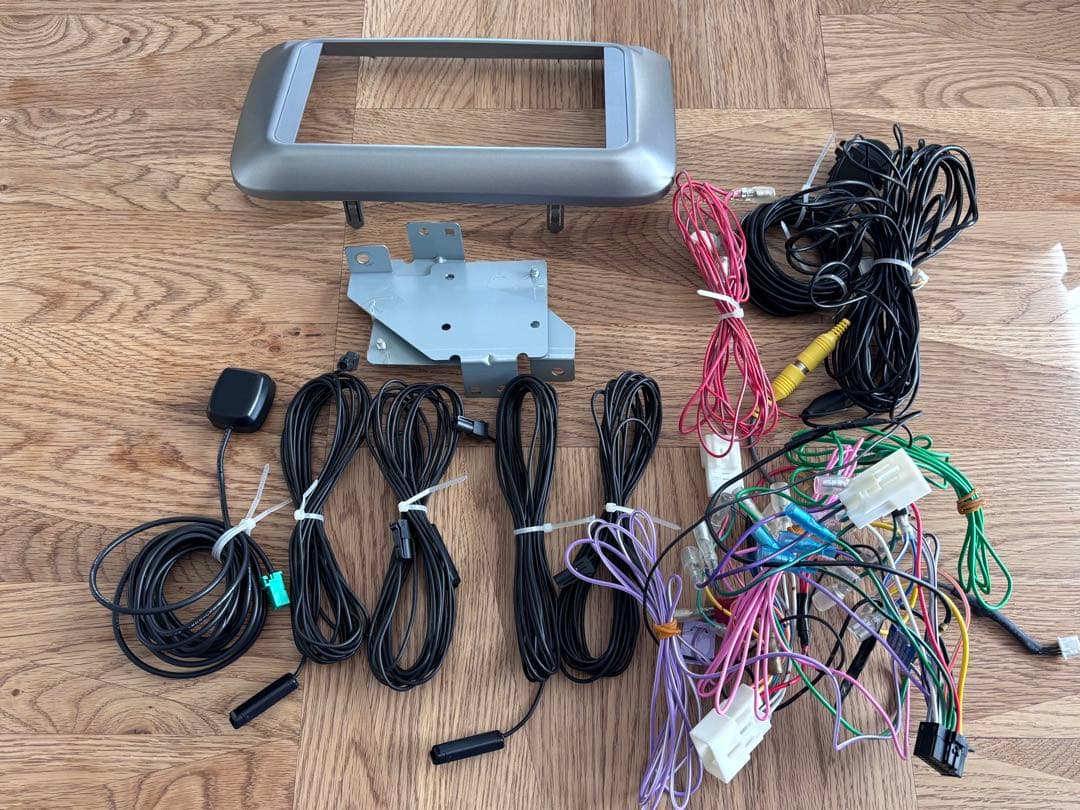 パイオニア AVIC-RZ712 カーナビ 本体 付属品カロッツェリア 楽ナビ