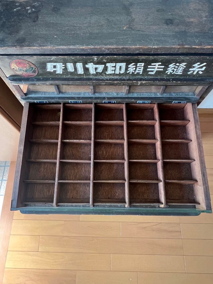 ダリヤ印 ミシン糸棚　アンティーク棚