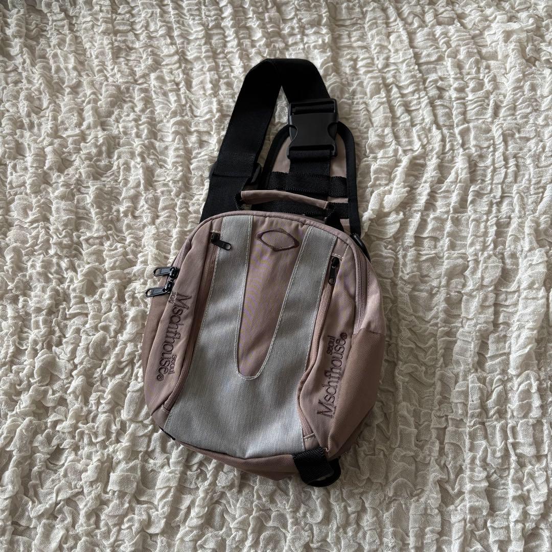 バッグ mschf RHOMBUS SLING BAG-PINK GREY