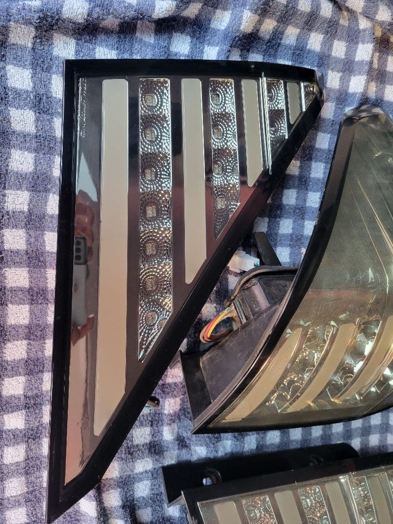 20 アルファード ヴェルファイア　テールランプ