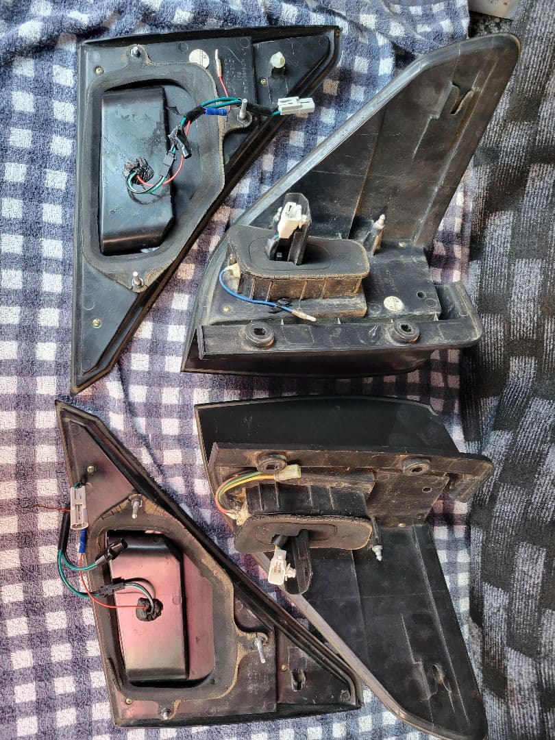 20 アルファード ヴェルファイア　テールランプ