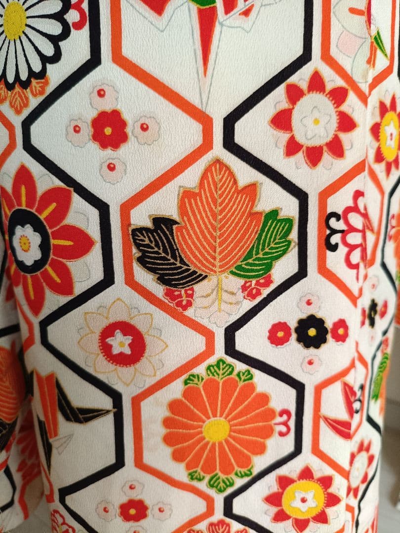 アンティーク亀甲模様の着物に作り帯☆若干シミあり☆５歳から７歳