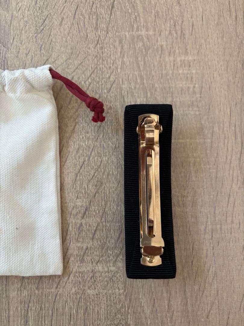 フェラガモ バレッタ　黒　ヘアアクセサリー