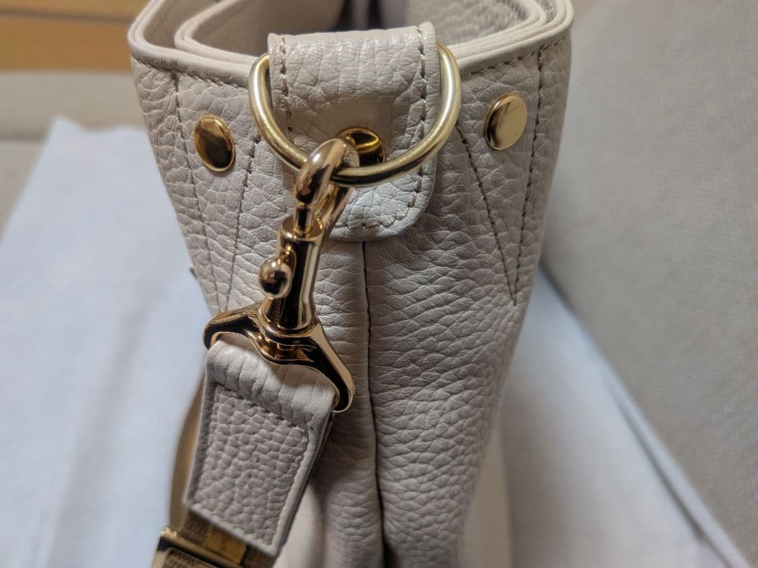 ATAO ホワイト ショルダーバッグ