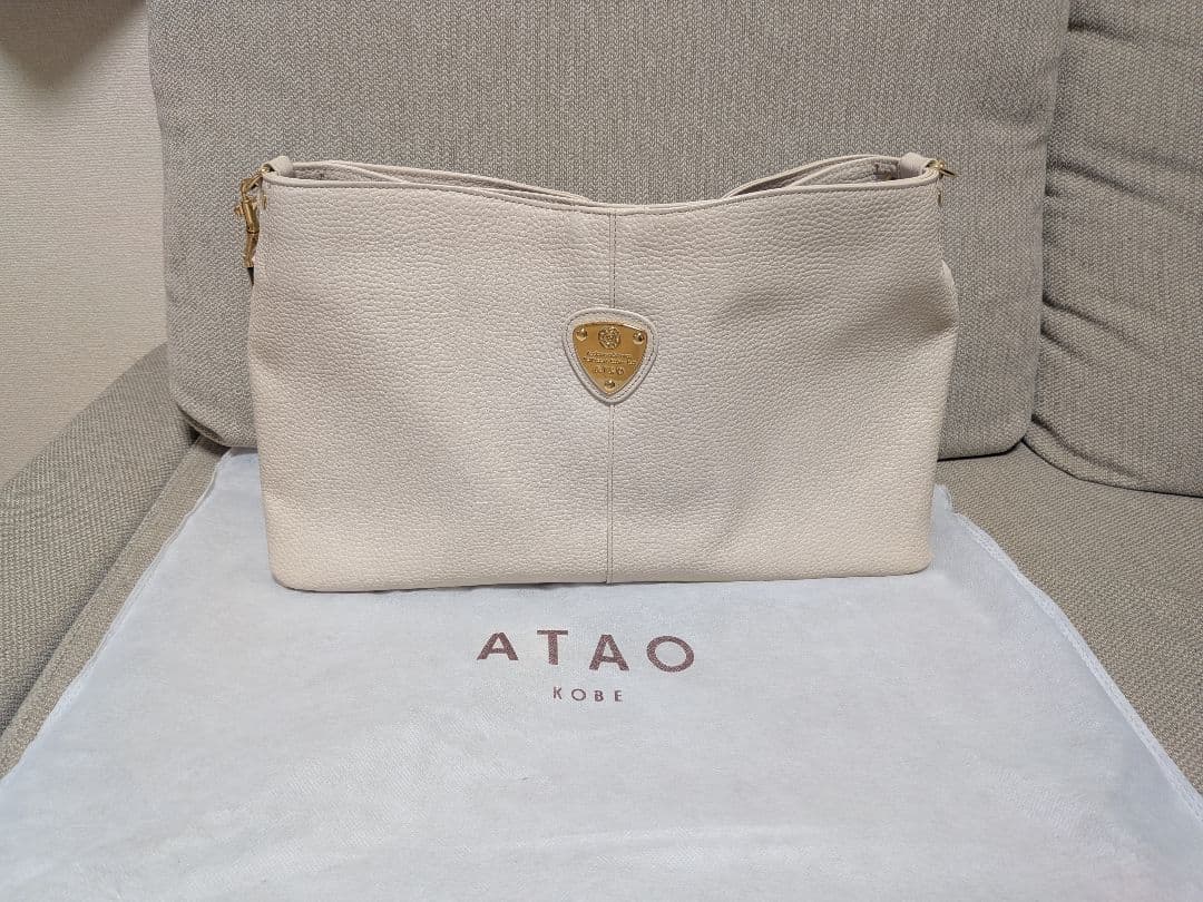 ATAO ホワイト ショルダーバッグ
