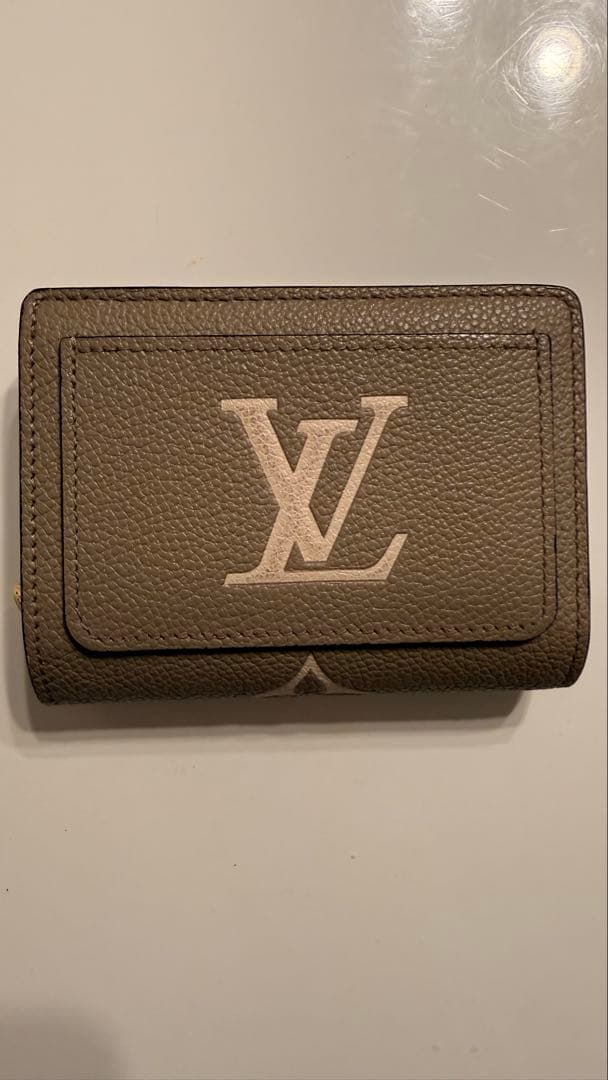 【美品】ルイ・ヴィトン 二つ折り財布 ポルトフォイユ・クレア　M82370