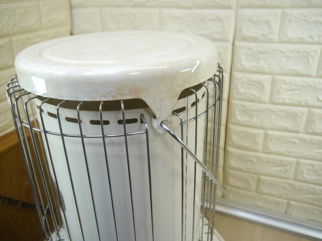 送料無料サービス◆2013⑦◆コロナ　灯油ストーブ 円筒形 ホワイト