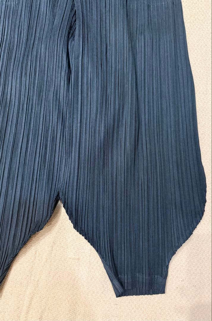 PLEATS PLEASE ISSEY MIYAKE パンツ