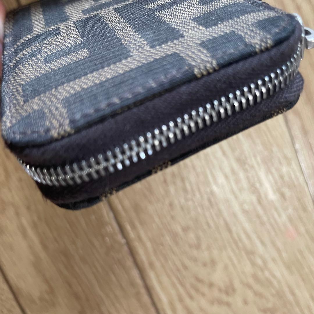 【人気】FENDI フェンディ ズッカ柄 6連キーケース ラウンドファスナー