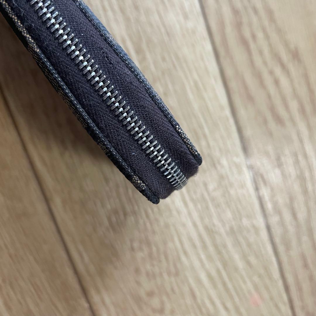 【人気】FENDI フェンディ ズッカ柄 6連キーケース ラウンドファスナー