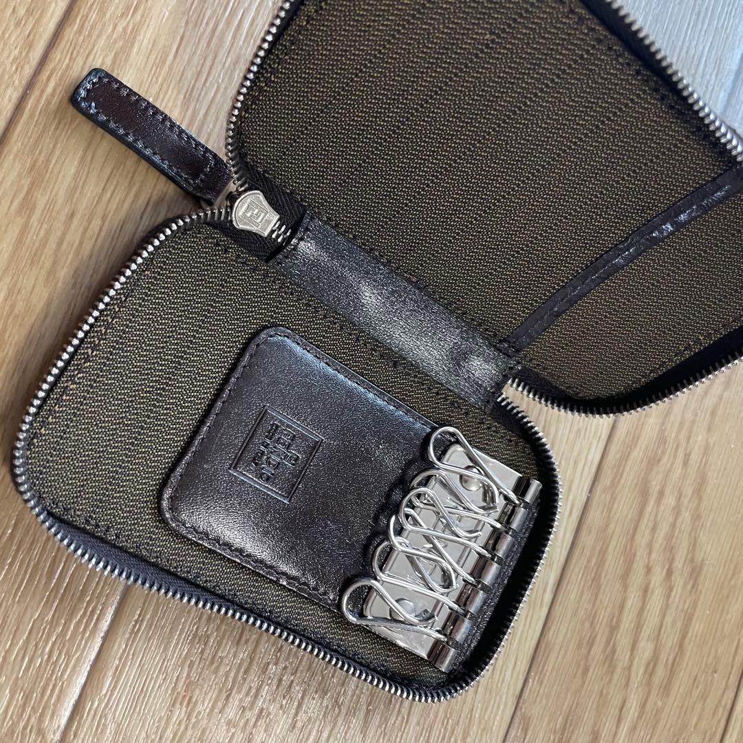 【人気】FENDI フェンディ ズッカ柄 6連キーケース ラウンドファスナー
