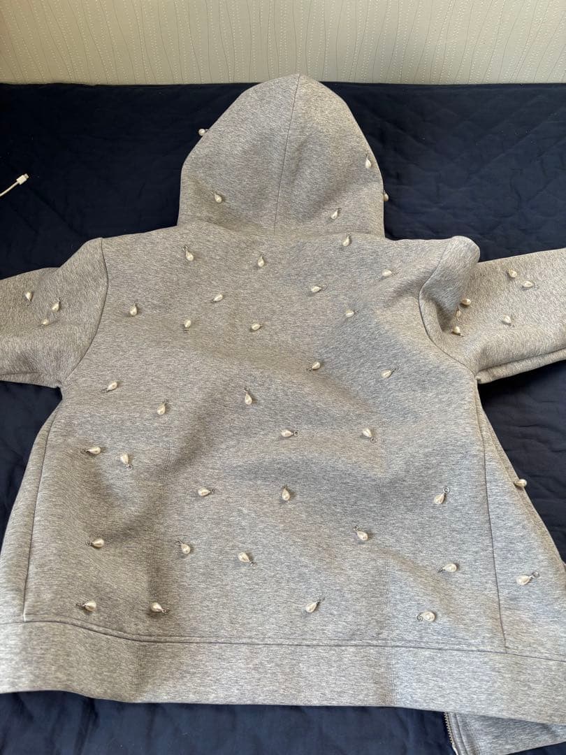 JOSE MOON パール装飾 ジップアップフーディー／スウェットパーカー