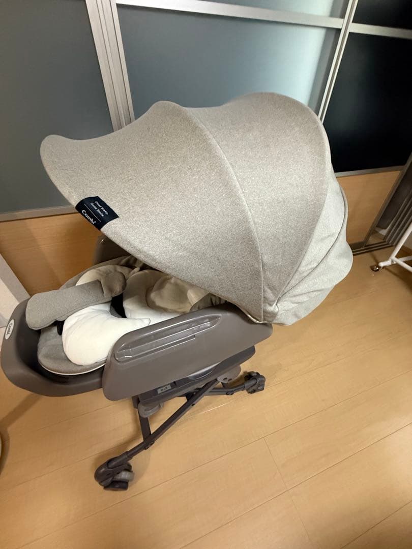 Combi ネムリラ　AUTO SWING BEDi EG