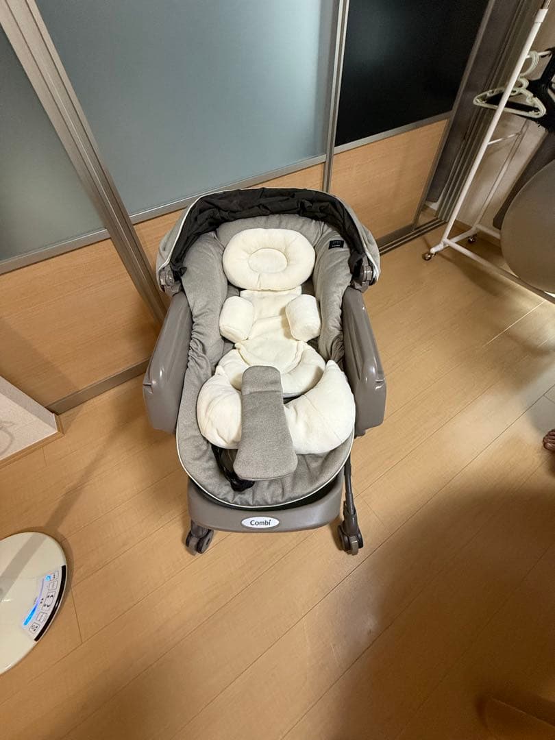 Combi ネムリラ　AUTO SWING BEDi EG