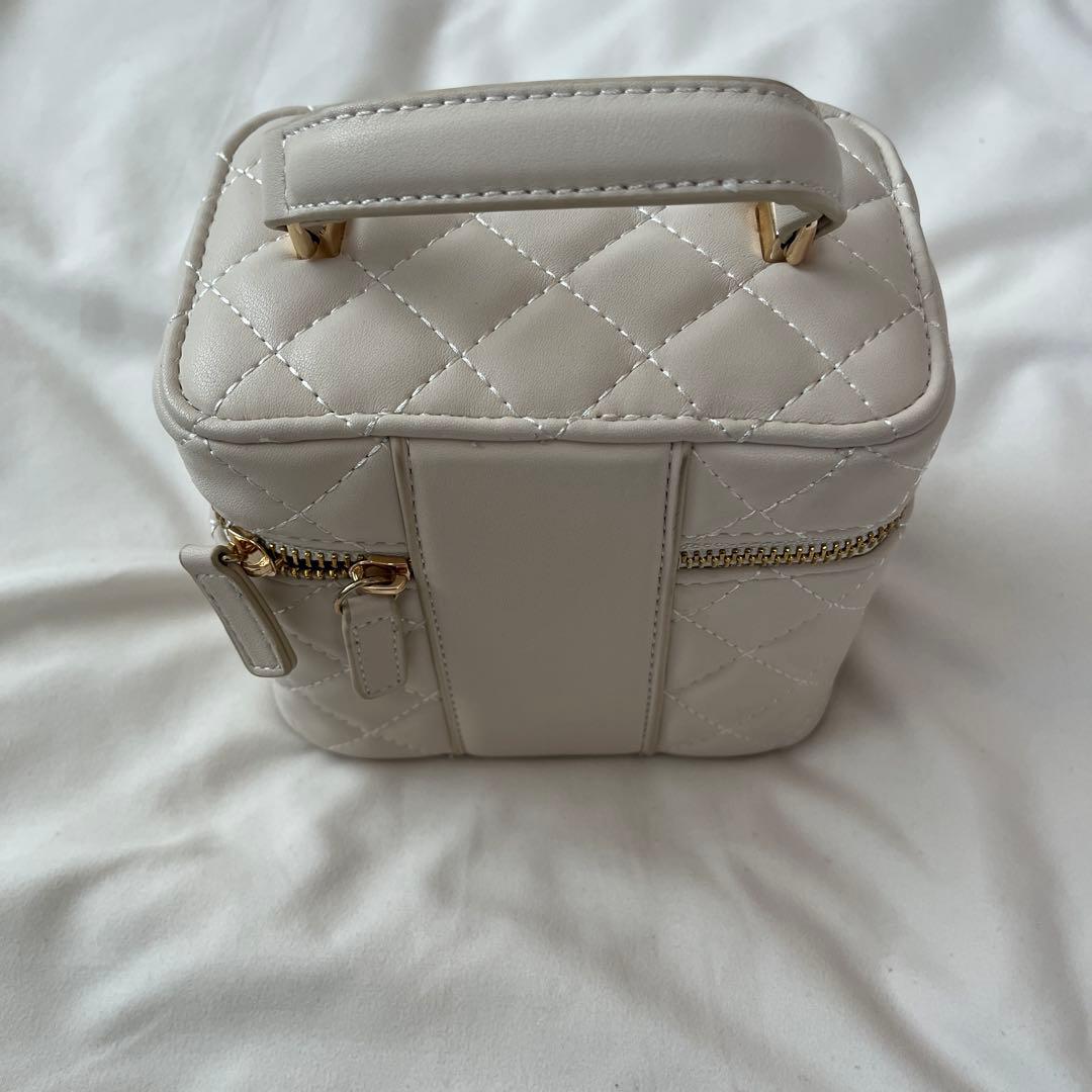 Darich キルティングスクエアミニバッグ バニティ ダーリッチ アイボリー