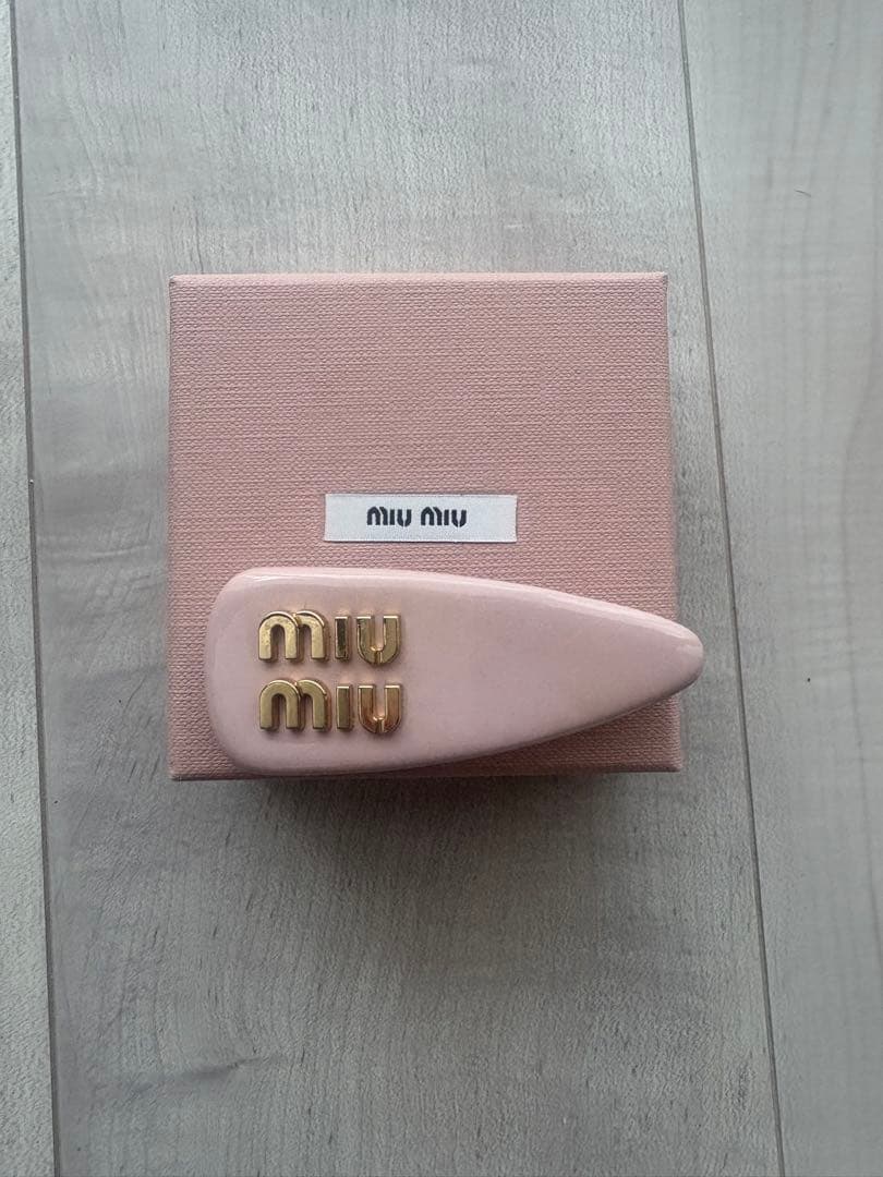 miu miu バレッタ(ピンク)