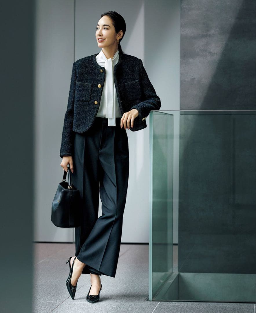 本物新品タグ付きCELINE シャスールジャケット　ノーカラー黒ジャケット