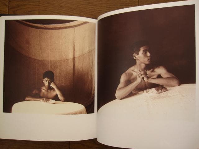 青年肖像　日本の男が美しい　東風終