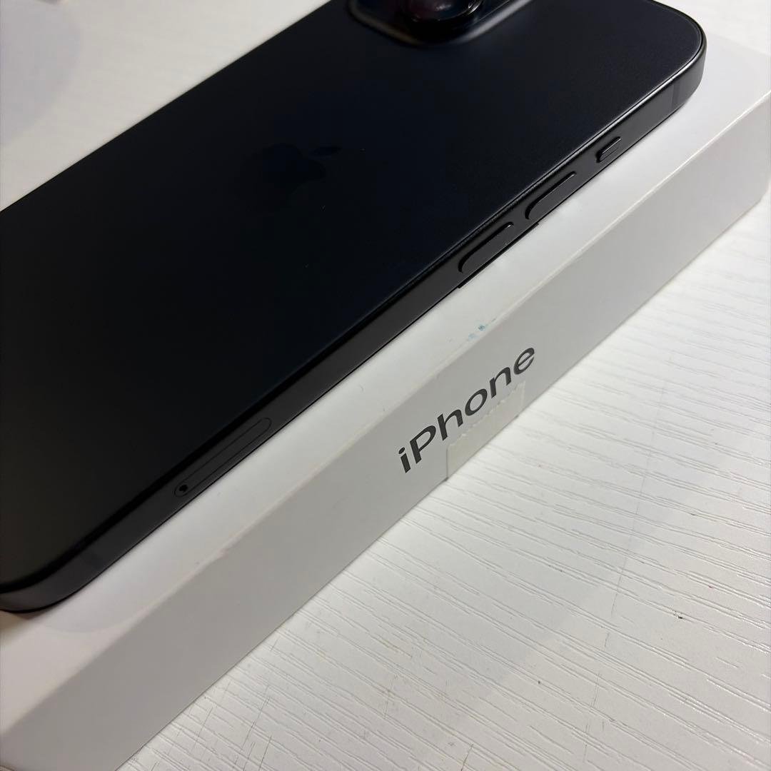 ジャビくん iPhone15 128GB ブラック SIMフリー 極美品