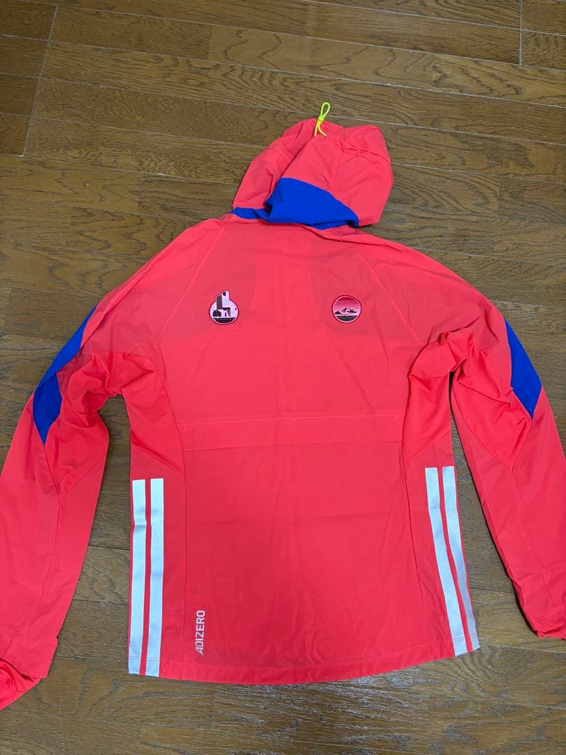 adidas ランニングジャケット　アディゼロ　アディオスプロ　タクミセン