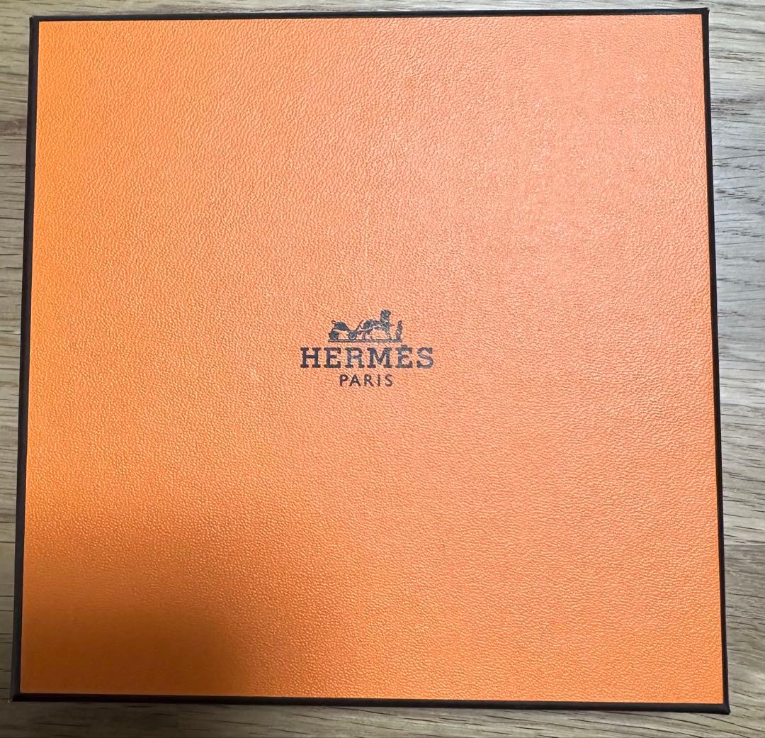 【未使用】エルメス ネイビー ストライプ ハンカチ　箱入り（リボンなし）