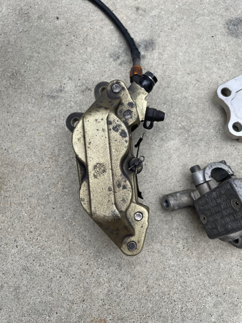 シグナス　ブレンボ　ブレーキ　フロントキャリパー　2型　3型