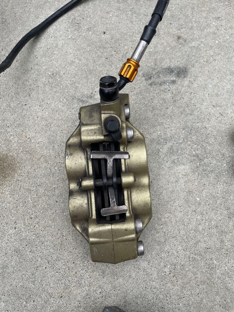 シグナス　ブレンボ　ブレーキ　フロントキャリパー　2型　3型