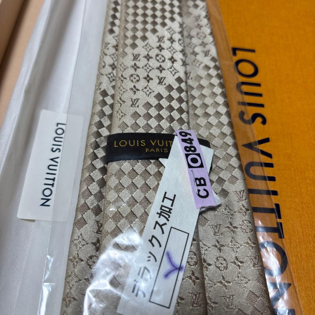 ララ　ルイヴィトン　ネクタイ　美品