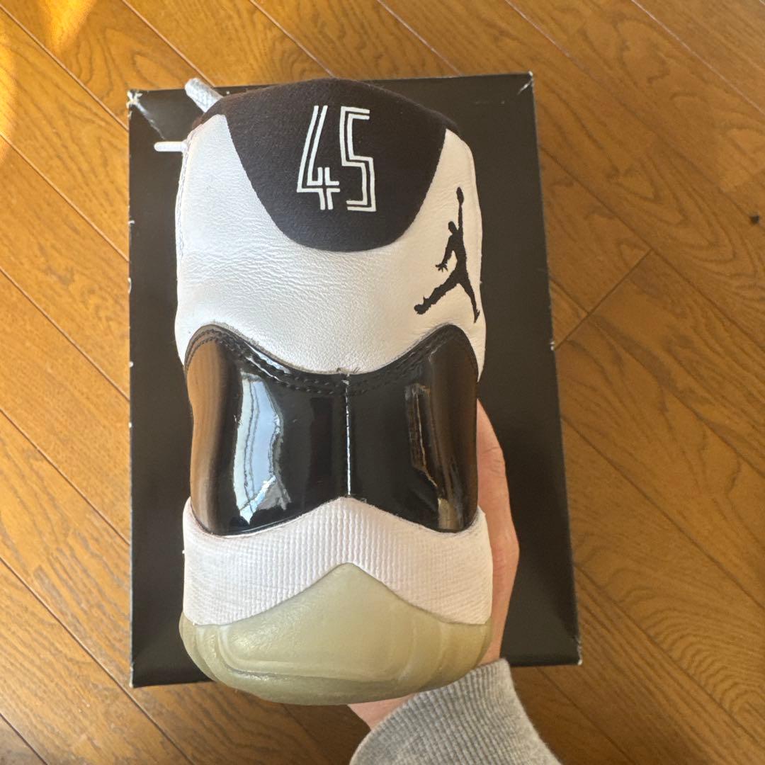 Air Jordan 11 ホワイト/ブラック