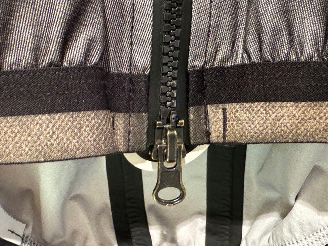 究極軽量レインジャケットASSOS SchlossHund EQUIPE RS